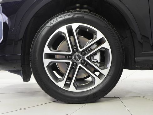 Used 2025 Audi Q5 Premium w/ Convenience Package AWD/4WD image 5
