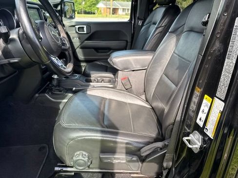 Used 2019 Jeep Wrangler Unlimited Sahara AWD/4WD image 10