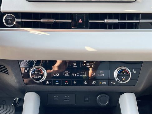 New 2025 Mitsubishi Outlander SEL image 16