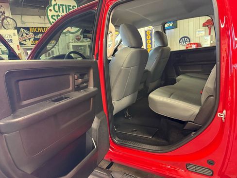 Used 2016 RAM 1500 Express w/ Popular Equipment Group AWD/4WD image 19