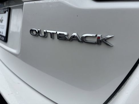 Used 2024 Subaru Outback Premium image 12