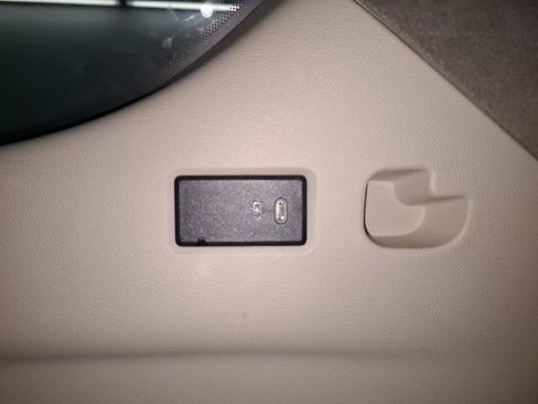 Used 2022 Cadillac Escalade Sport Platinum RWD image 16