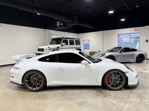Used 2015 Porsche 911 GT3 RWD image 3