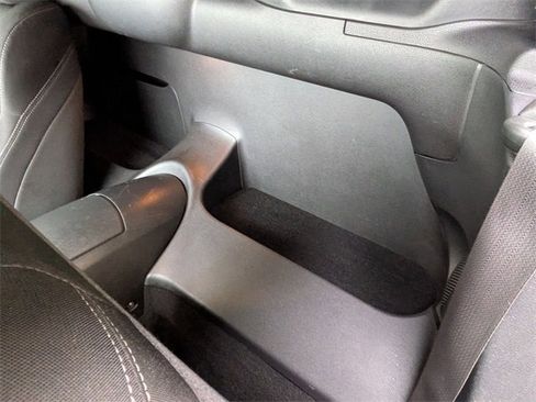 Used 2019 Nissan 370Z Roadster image 23