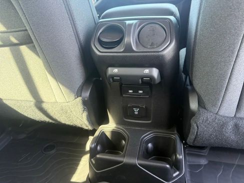 Used 2025 Jeep Wrangler Sahara AWD/4WD image 17
