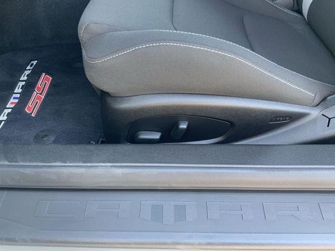 Used 2018 Chevrolet Camaro SS image 23