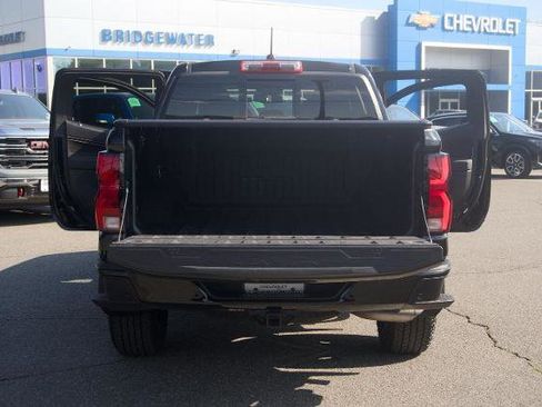 Used 2025 Chevrolet Colorado Z71 w/ Technology Package AWD/4WD image 10