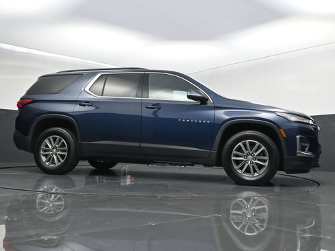 Used 2023 Chevrolet Traverse LT AWD/4WD image 43
