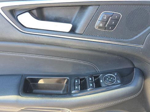 Used 2018 Ford Edge Titanium w/ Equipment Group 301A image 18