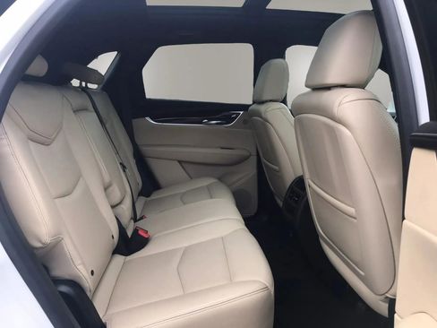 Used 2017 Cadillac XT5 Luxury w/ Driver Awareness Package AWD/4WD image 50