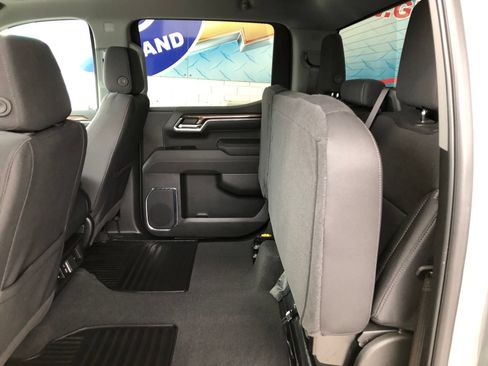Used 2025 Chevrolet Silverado 1500 LT AWD/4WD image 12