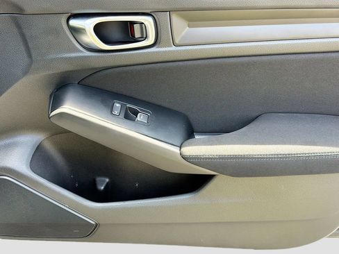 Used 2025 Honda Civic Sport image 28