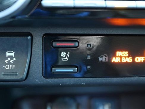 Used 2023 Toyota RAV4 Limited image 24