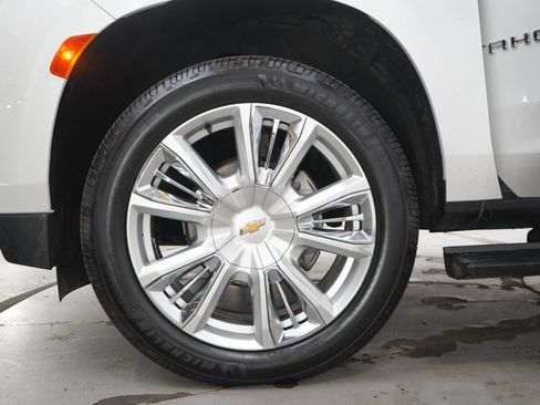 Used 2021 Chevrolet Tahoe High Country w/ Premium Package AWD/4WD image 30
