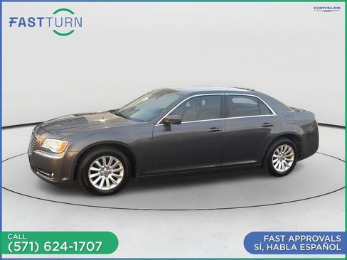 Used 2014 Chrysler 300 w/ Driver Convenience Group RWD image 14