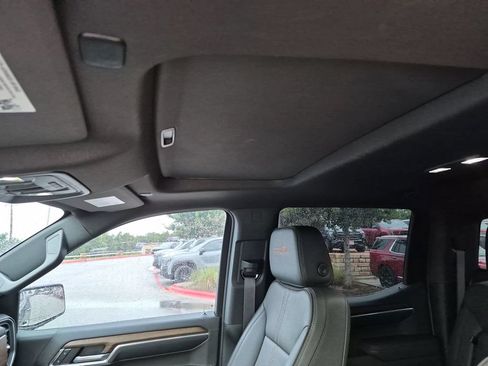 Used 2024 Chevrolet Silverado 1500 High Country w/ High Country Premium Package RWD image 33