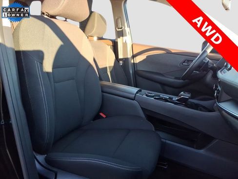 Used 2023 Nissan Rogue S image 7