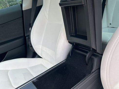 Used 2022 Tesla Model 3 image 25