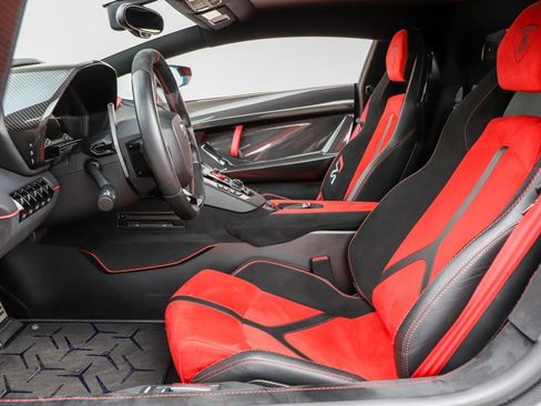Used 2019 Lamborghini Aventador SVJ AWD/4WD image 34