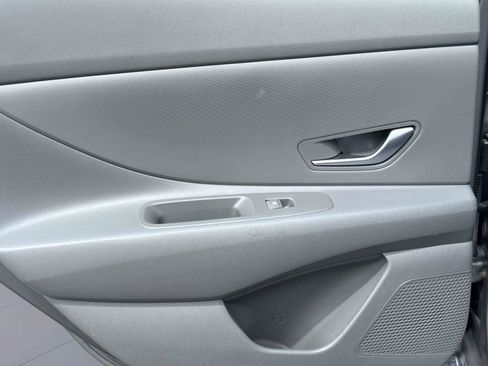 Used 2023 Hyundai Elantra SEL FWD image 12