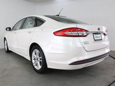 Used 2018 Ford Fusion SE w/ Equipment Group 602A FWD image 7