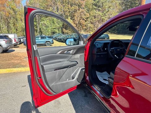 New 2026 Chevrolet Traverse High Country image 13