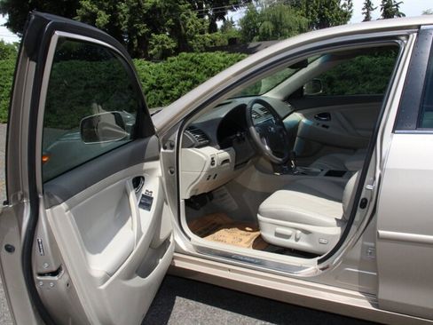 Used 2009 Toyota Camry Hybrid FWD image 5