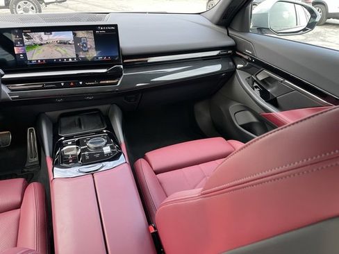 Used 2026 BMW 530i xDrive image 11