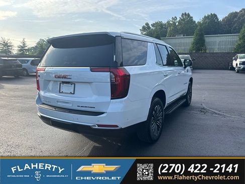 Used 2025 GMC Yukon Elevation w/ Elevation Premium Package AWD/4WD image 3