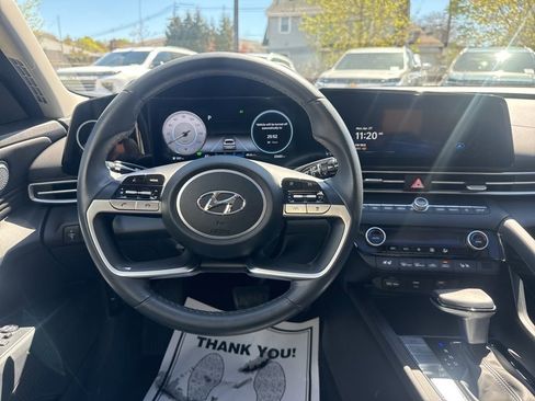 Certified 2023 Hyundai Elantra Limited FWD image 25