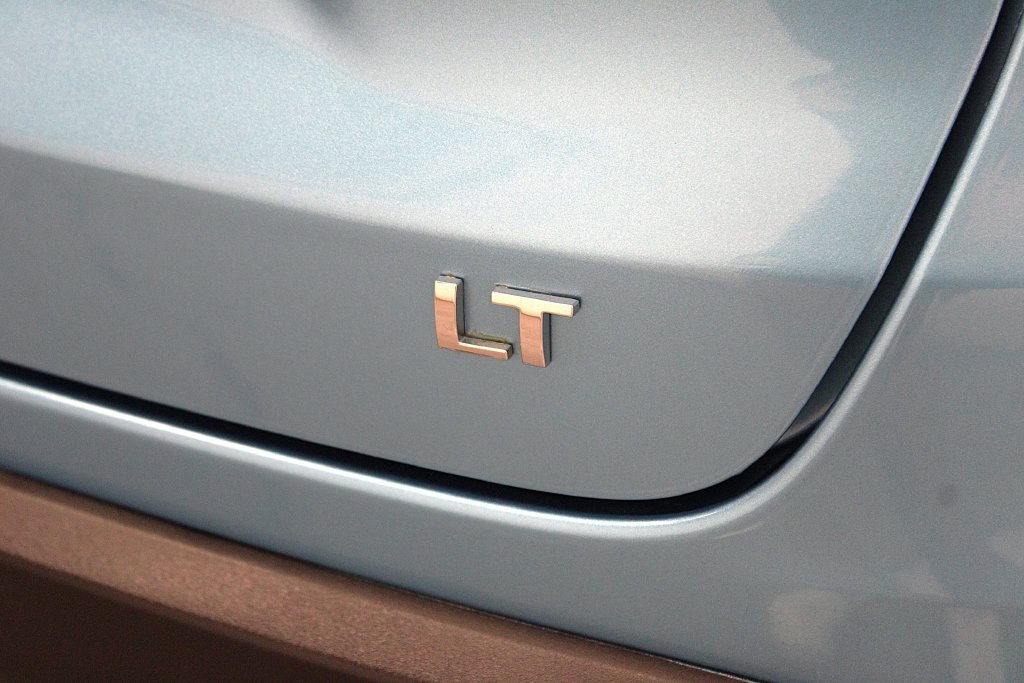 Used 2025 Chevrolet Trax LT w/ LT Convenience Package FWD image 37