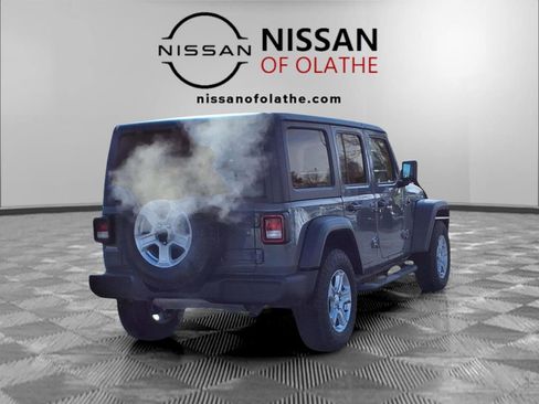 Used 2021 Jeep Wrangler Unlimited Sport image 24