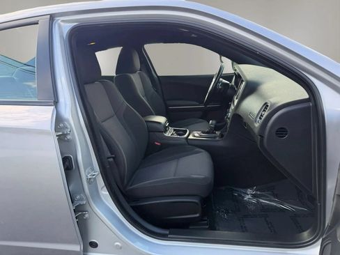 Used 2019 Dodge Charger SXT AWD/4WD image 46