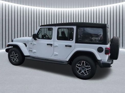 Used 2024 Jeep Wrangler Unlimited Sahara w/ Safety Group AWD/4WD image 11