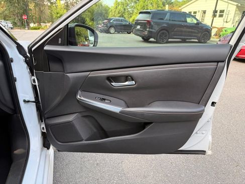 Used 2023 Nissan Sentra SR FWD image 22
