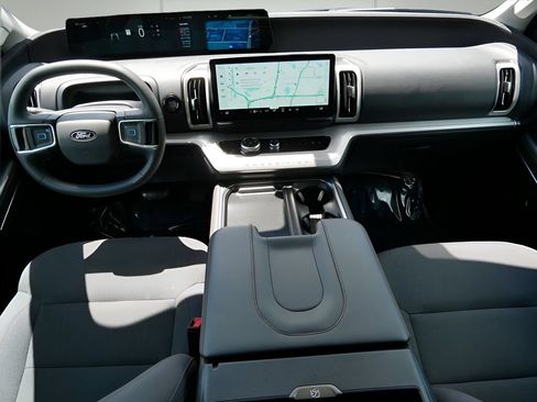 Used 2025 Ford Expedition Max Active AWD/4WD image 14