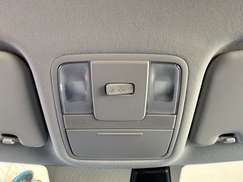 Used 2025 Kia Soul LX w/ LX Technology Package FWD image 15