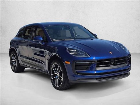 Used 2024 Porsche Macan AWD/4WD image 3