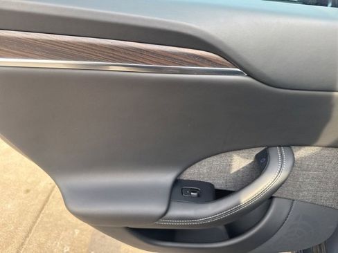 Used 2022 Tesla Model S image 34