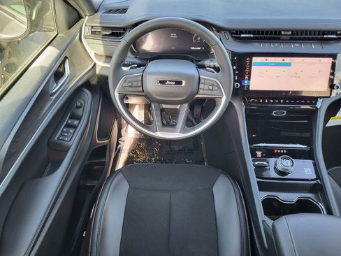 New 2026 Jeep Grand Cherokee Altitude image 20