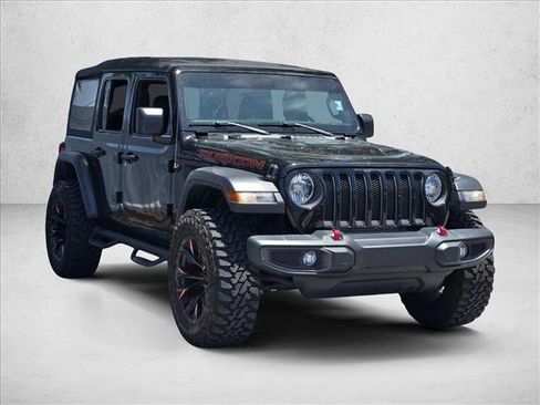 Used 2022 Jeep Wrangler Unlimited Rubicon w/ Cold Weather Group AWD/4WD image 3