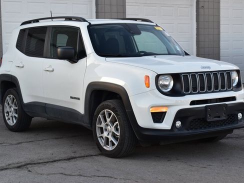 Used 2022 Jeep Renegade Latitude w/ Convenience Group image 3