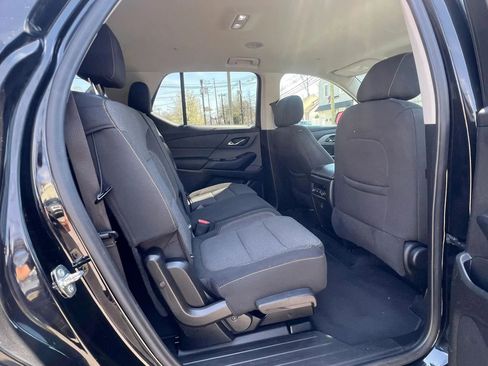 Used 2021 Chevrolet Traverse LS AWD/4WD image 30