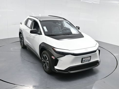Used 2024 Toyota bZ4X XLE image 42