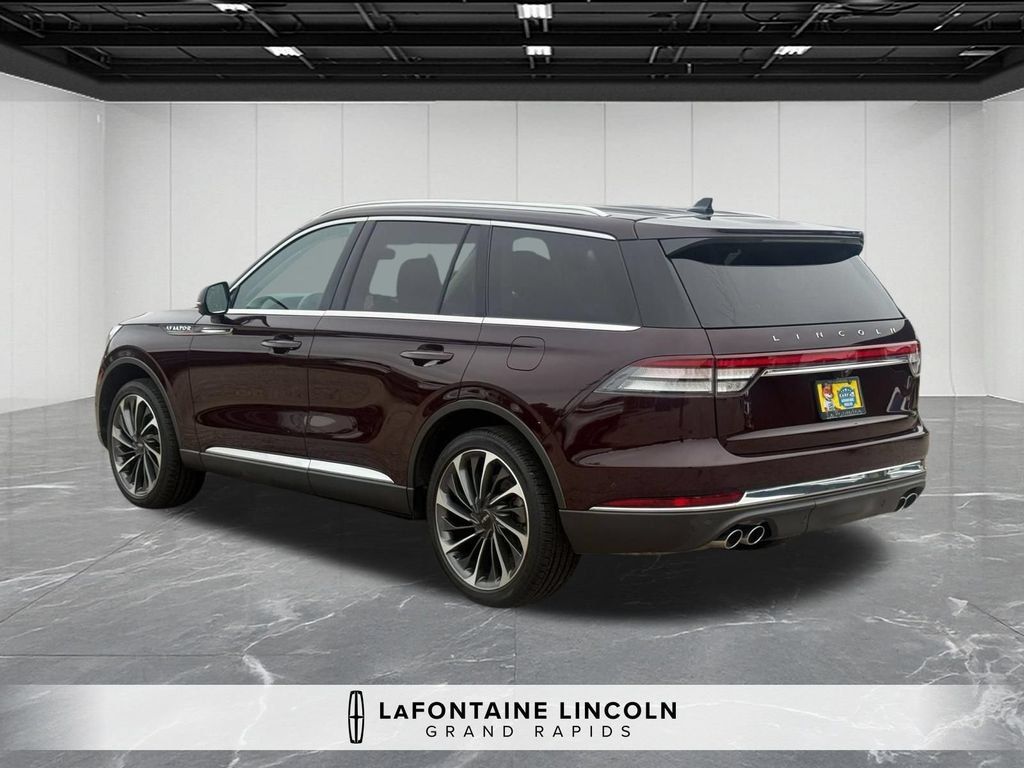 Certified 2024 Lincoln Aviator Reserve w/ Equipment Group 201A AWD/4WD image 3