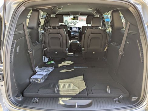 New 2026 Chrysler Voyager LX FWD image 12
