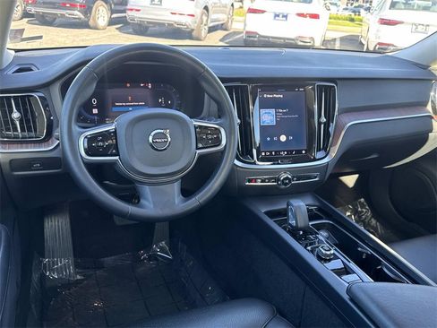 Used 2024 Volvo S60 B5 Plus image 8