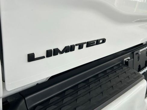 Used 2025 RAM 2500 Limited AWD/4WD image 21