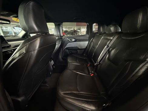 Used 2024 Jeep Compass Latitude AWD/4WD image 20