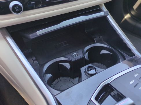 Used 2023 BMW i4 eDrive40 w/ Premium Package RWD image 29